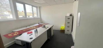 Flat to rent in Queensway, Milton Keynes MK2