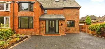 6 bedroom semi-detached house for sale