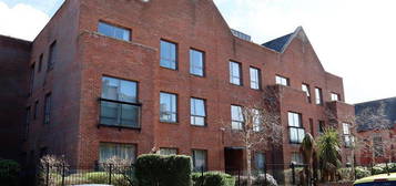 Flat to rent in Green Lane, Wilmslow SK9