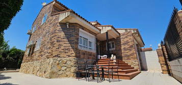 Chalet pareado en venta en calle Era