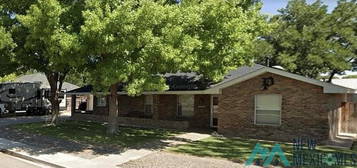 3005 Mission Arch Ave, Roswell, NM 88201