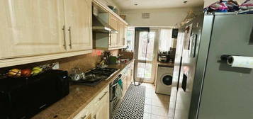 2 bedroom ground floor flat for sale