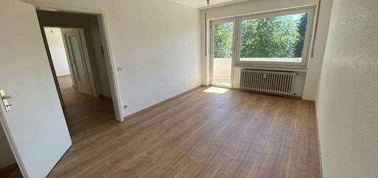 Top- Lage, schöne, ca. 53 qm Wohnung, 2 Zi.+je 1 Balkon+alle Räume mit Fenster