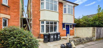 5 bedroom detached house