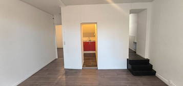 Hiersac : Appartement T2 plien centre