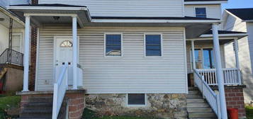 136 E  Grove St, Taylor, PA 18517