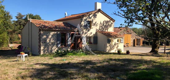 Maison en pierre de caractère ? Lieu-dit de Poiroux