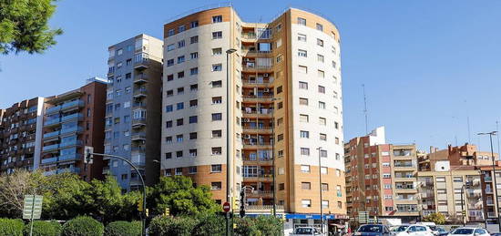 Piso en avenida De Cesáreo Alierta, La Granja, Zaragoza