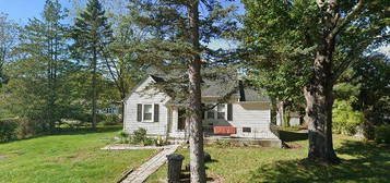 3241 Lookout St, Mohegan Lake, NY 10547