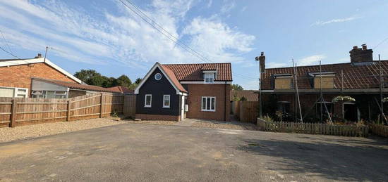 2 bedroom detached house