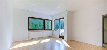 Do it yourself: Schöne 3-Zimmer-Dachgeschoss-Wohnung mit großer Terrasse & Balkon - im Ist-Zustand
