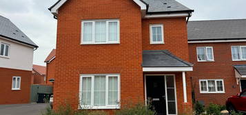 3 bed detached house to rent