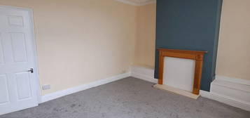 2 bed terraced house to rent