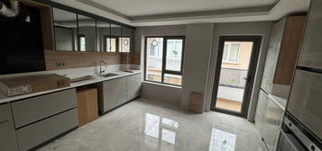 LEVENT'TEN SIFIR BNADA 4+1+2 BANYOLU DUBLEKS SNAN CAD PARALEL DKMEN CAD YAKININDA MERKEZDE