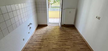 3-Raum-Wohnung mit Balkon, Stellplatz in zentrumsnaher Lage * Erdgeschoss * 59,18m² * ab sofort