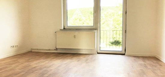 PLATZ FÜR DIE FAMILIE: 3-Zimmer Wohnung mit Balkon und Tageslichtbad!