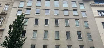 Entzückende 2-Zimmer-Wohnung mit Balkon in bester Lage