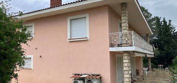 APPARTEMENT BAS-DE-VILLA 125m² AVEC JARDIN PRIVATIF SANS CHARGES A BOULOURIS - ST-RAPHAËL