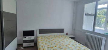 Apartament 3 camere, decomandat/ Drumul Taberei