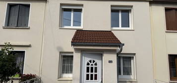 Maison 1 étage meublée à vendre, 8 pièces, 3 chambres, 71 m²