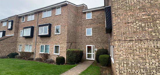 Flat to rent in Old Park Mews, Heston, Hounslow TW5