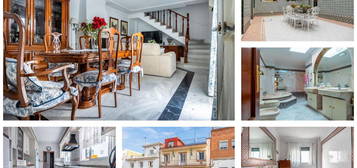 Casa adosada en venta en Avenida de las Erillas, Camas