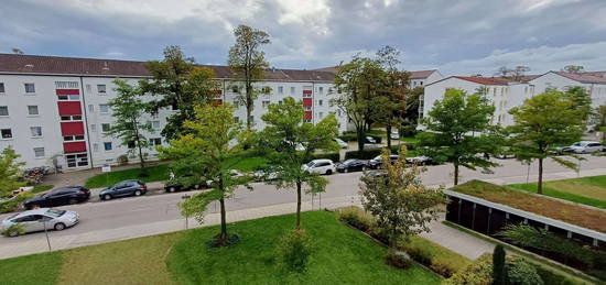 Helle 2-Zimmer Wohnung mit Balkon in Hasenbergl