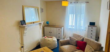 Flat to rent in Causewayhead, Penzance TR18