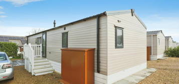 2 bedroom lodge for sale