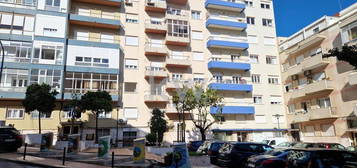 T2 em Algés| Centro Algés| Vista Rio