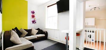 Maisonette to rent in Heaton Park Road, Heaton, Newcastle Upon Tyne NE6