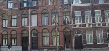 Appartement op 2e verdieping in monumentaal pand