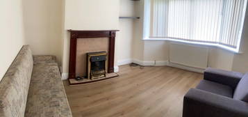 4 bed detached house to rent