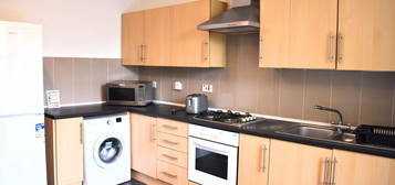 3 bed flat to rent