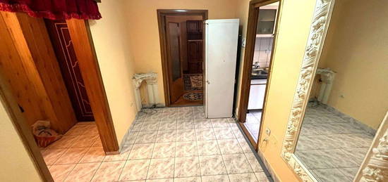 Apartament de INCHIRIAT cu 3 camere -CENTRU