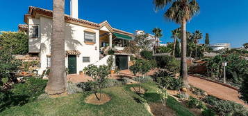 Chalet en El Faro de Calaburra - Chaparral, Mijas