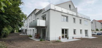 Optimale 3-Zi-Wohnung mit DACHTERRASSE (fast 30 m²), riesigem Wohn- / Koch-/ Essbereich (fast 50 m²), 2 Bädern u.v.m.