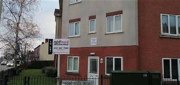 Flat to rent in Highfield Road, Dudley DY2