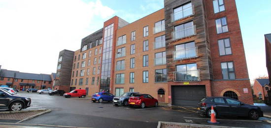 Flat to rent in Bridgewater Wharf, Droylsden, Manchester M43