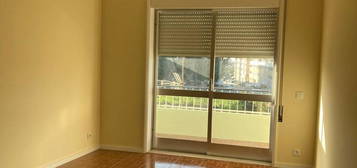 Arrendamento de Apartamento T3  na rua Dom Afonso Henriques, 601