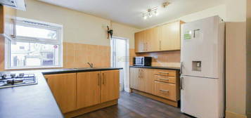 5 bedroom terraced house