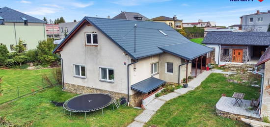 Rodinný dům, 185 m² + 1224 m² pozemek, Hlavní, Brumovice