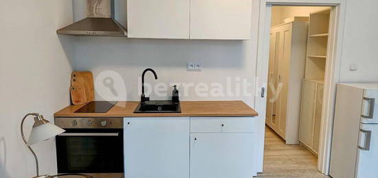 Prodej bytu 1+kk 23 m², Holečkova, Praha