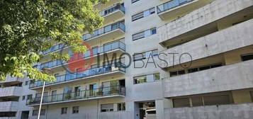 Apartamento T1 junto da Universidade