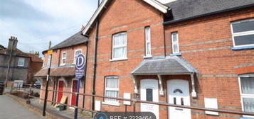 Terraced house to rent in Newtown Rd., Newbury RG14