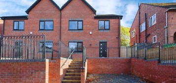 5 bedroom semi-detached house for sale