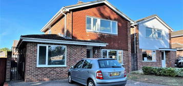 4 bedroom detached house to rent