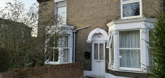 4 bedroom terraced house