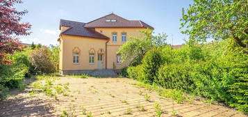 Prodej  vily 422 m², pozemek 1 542 m²