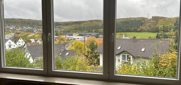 Helle Wohnung mit Balkon, Garten und schöner Aussicht